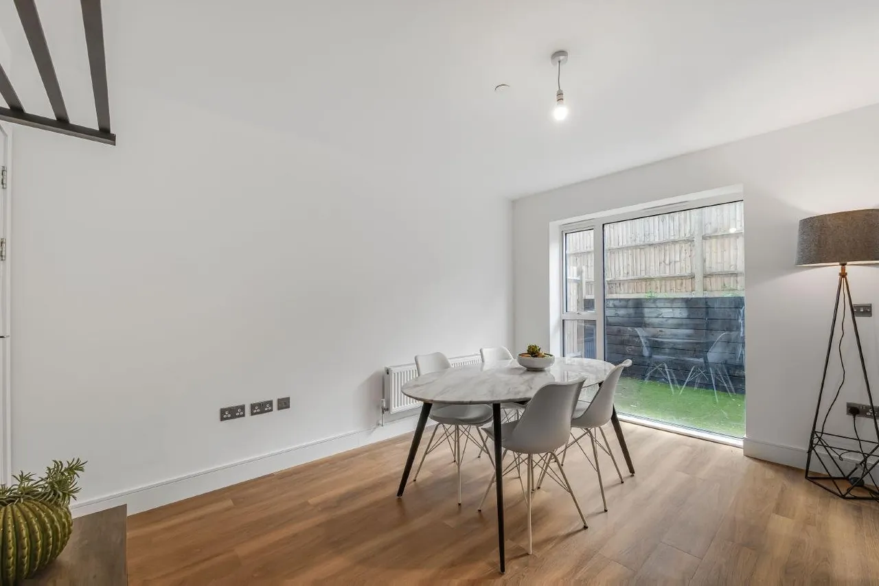 Pear Tree Close, Wembley, HA0, photo 5