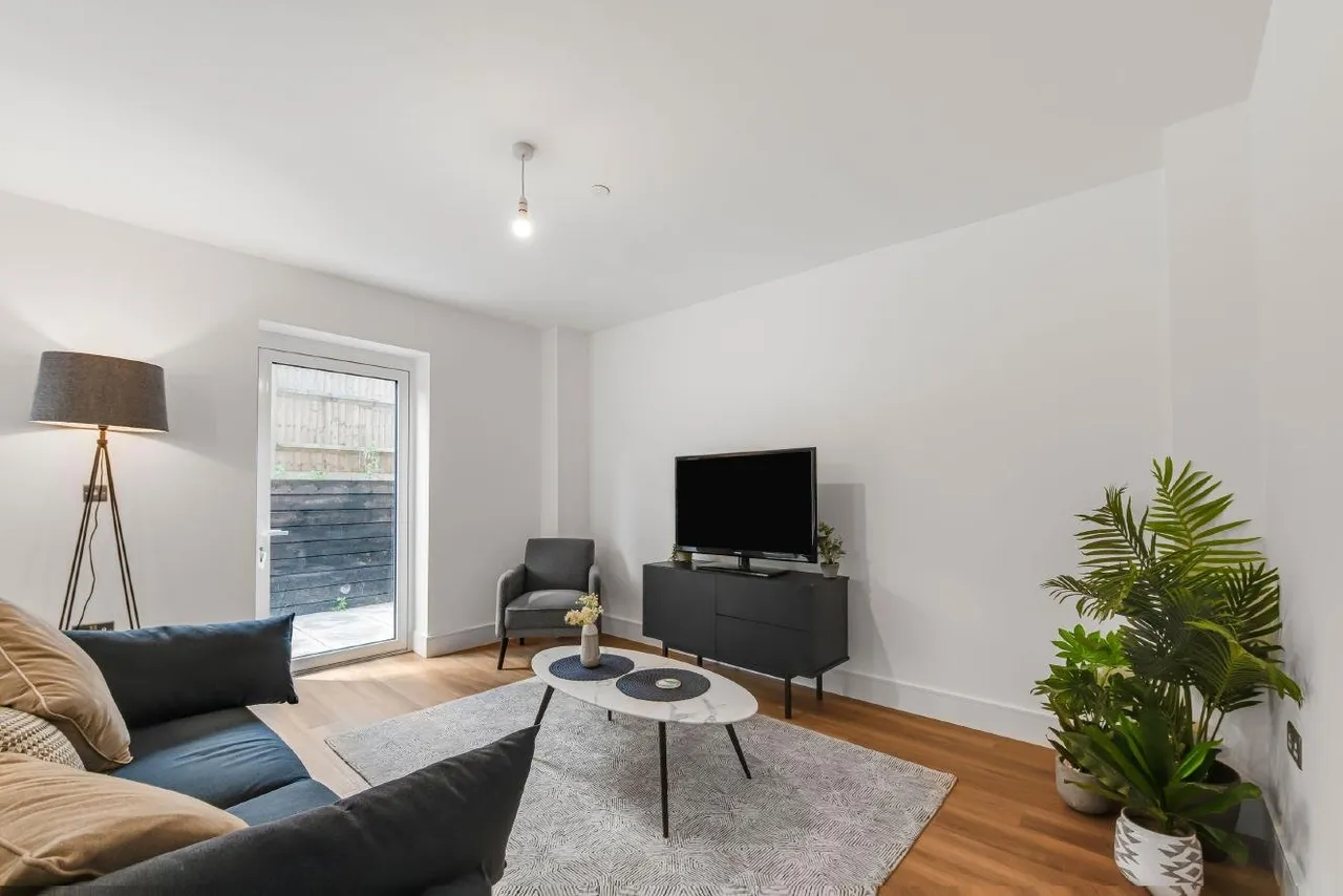 2 bed flat to rent, Pear Tree Close, Wembley, HA0