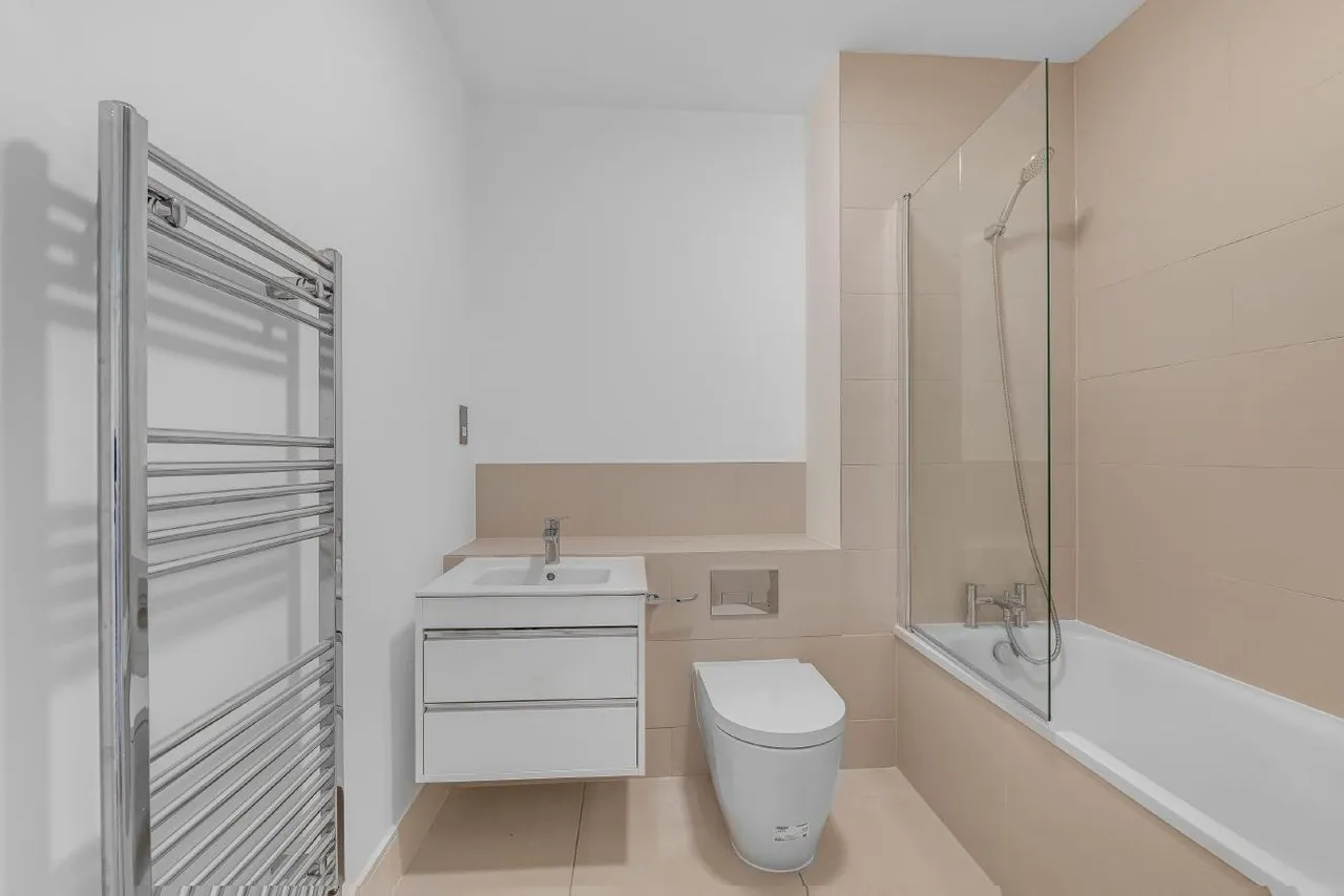 Pear Tree Close, Wembley, HA0, photo 6