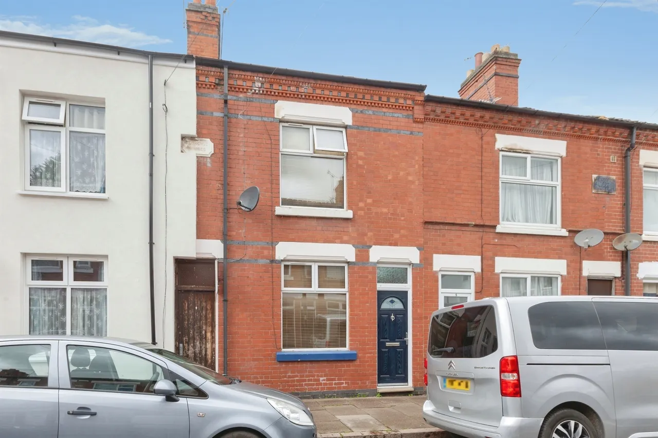 2 bed house for sale — Trafford Road, Leicester