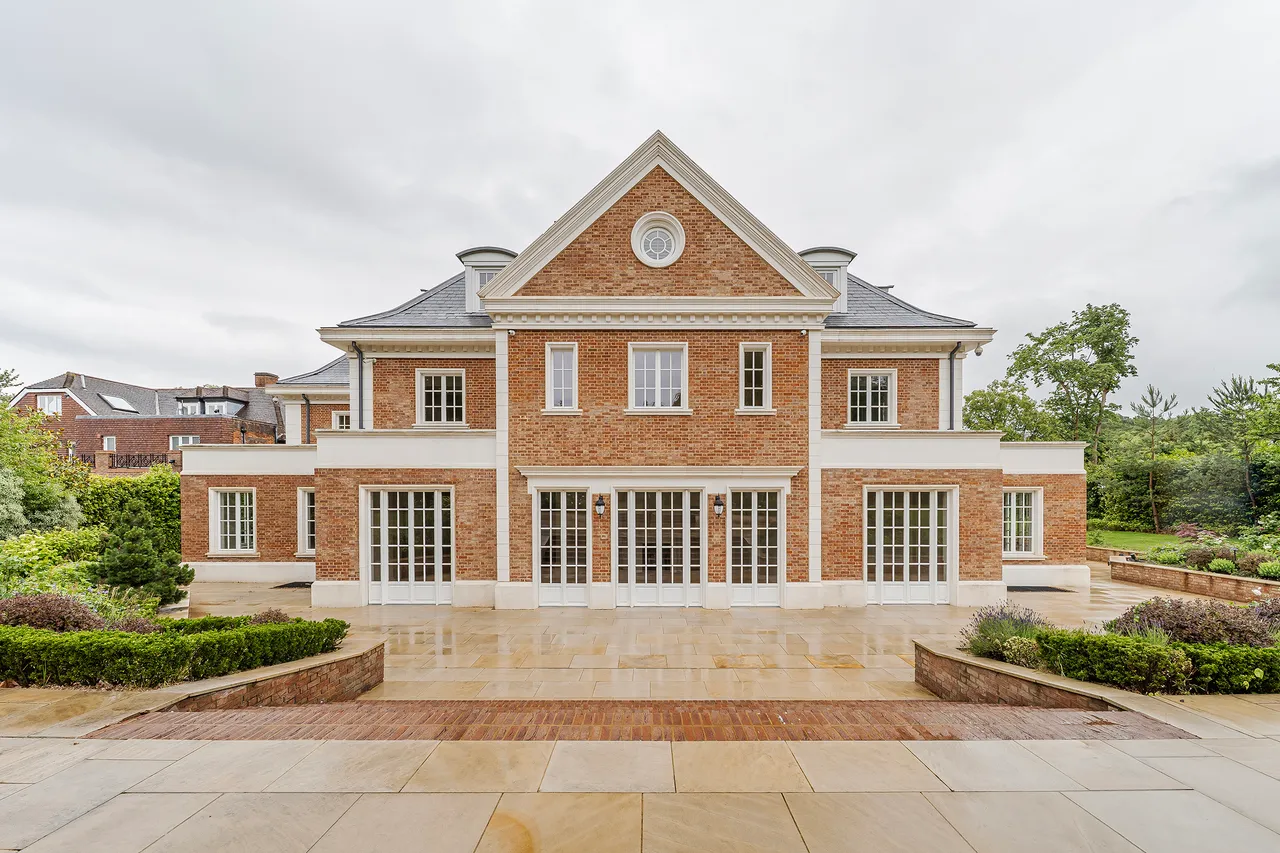 The Bishops Avenue, Highgate, London, photo 12