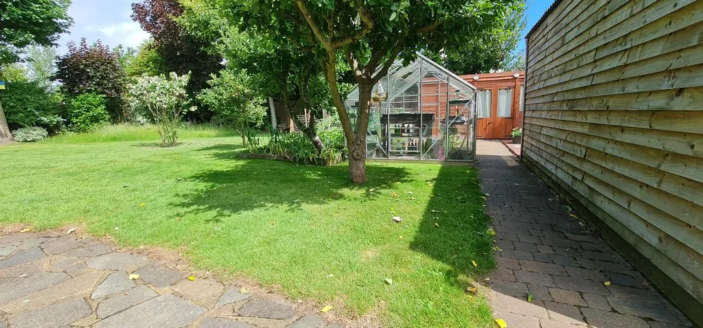 Wellsfield, Rayleigh, Essex, SS6 8DW, photo 19