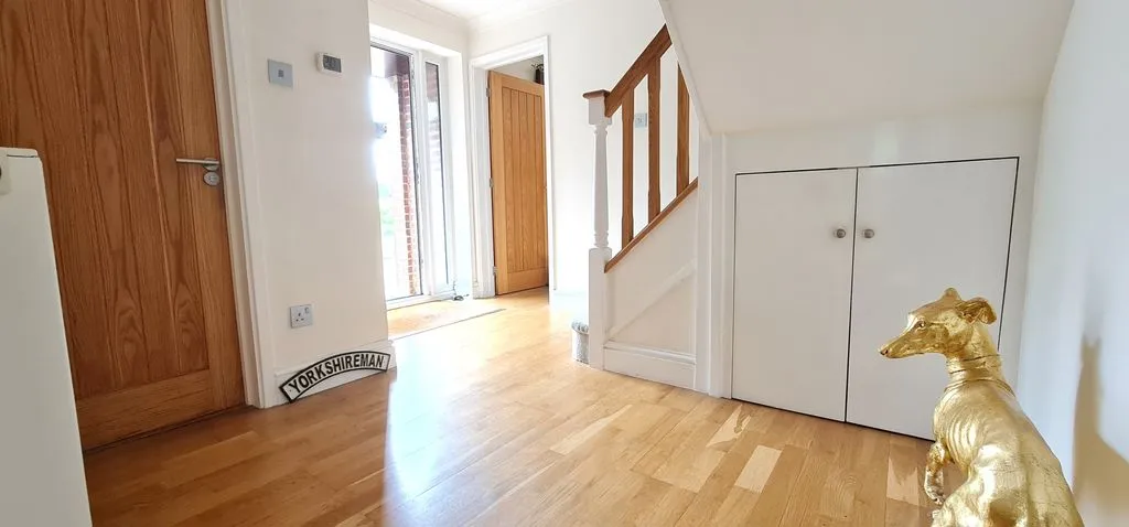 Wellsfield, Rayleigh, Essex, SS6 8DW, photo 13