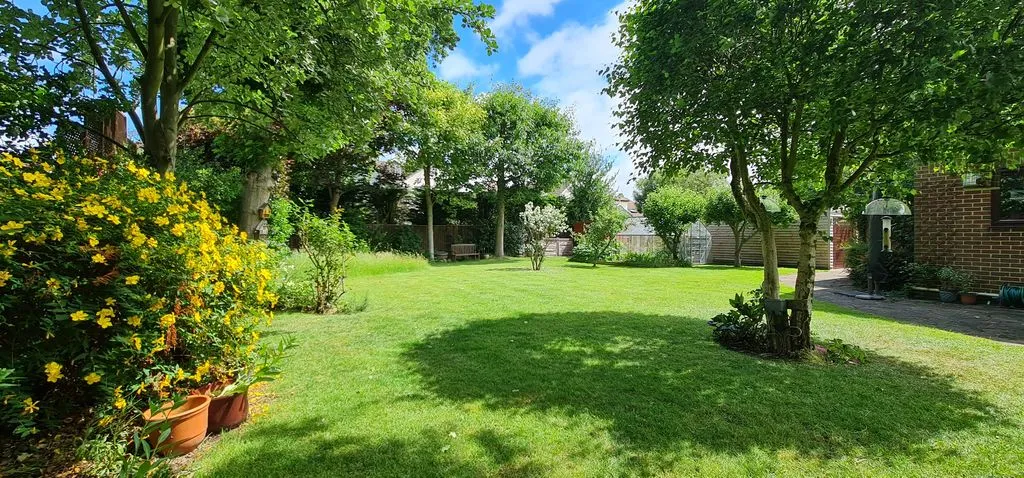 Wellsfield, Rayleigh, Essex, SS6 8DW, photo 42