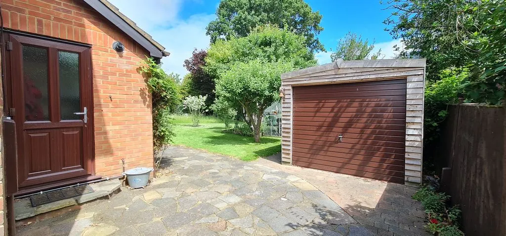 Wellsfield, Rayleigh, Essex, SS6 8DW, photo 17