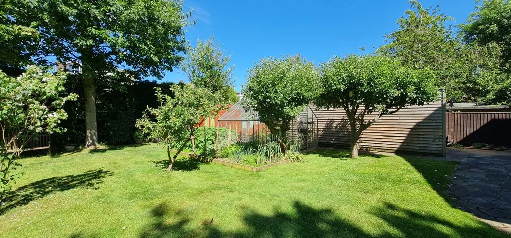 Wellsfield, Rayleigh, Essex, SS6 8DW, photo 45