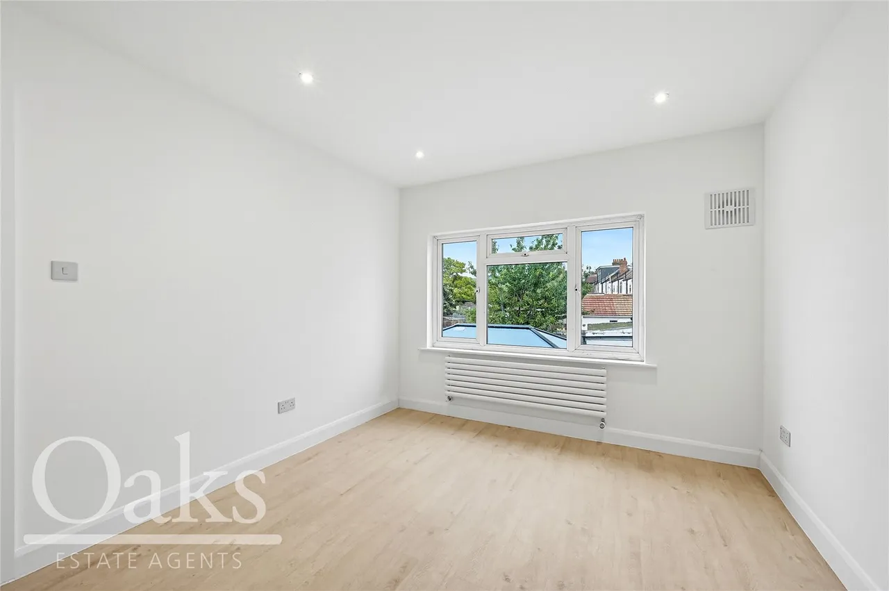 Norbury Road, Thornton Heath, CR7, photo 11