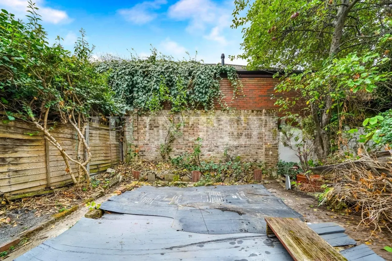Hillside Road, London, N15, photo 16