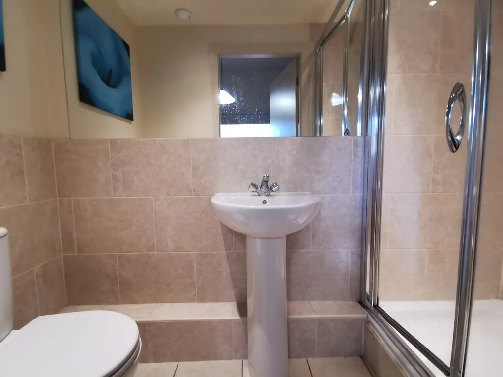 Upper Blakeridge Lane, Batley, WF17, photo 6