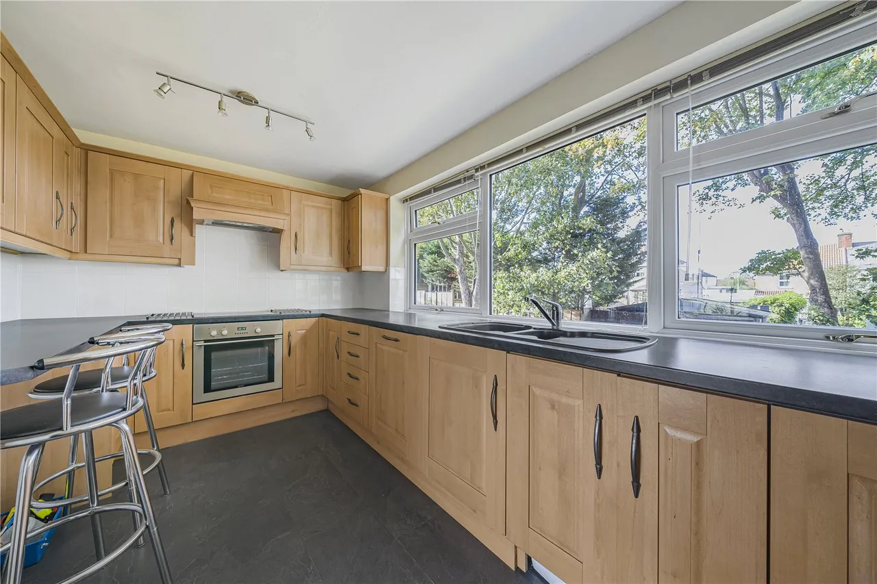 Oakfield Lane, Dartford, DA1, photo 5