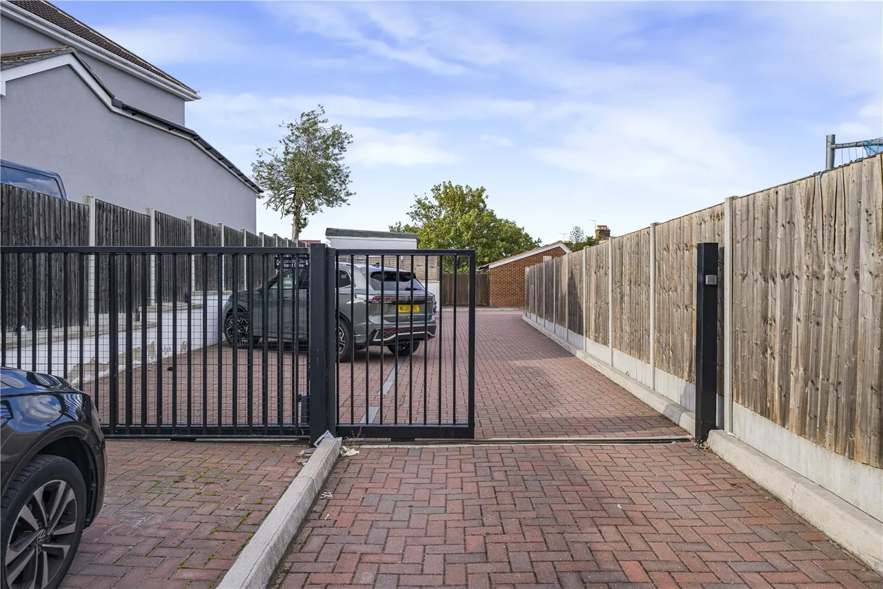 Oakfield Lane, Dartford, DA1, photo 11