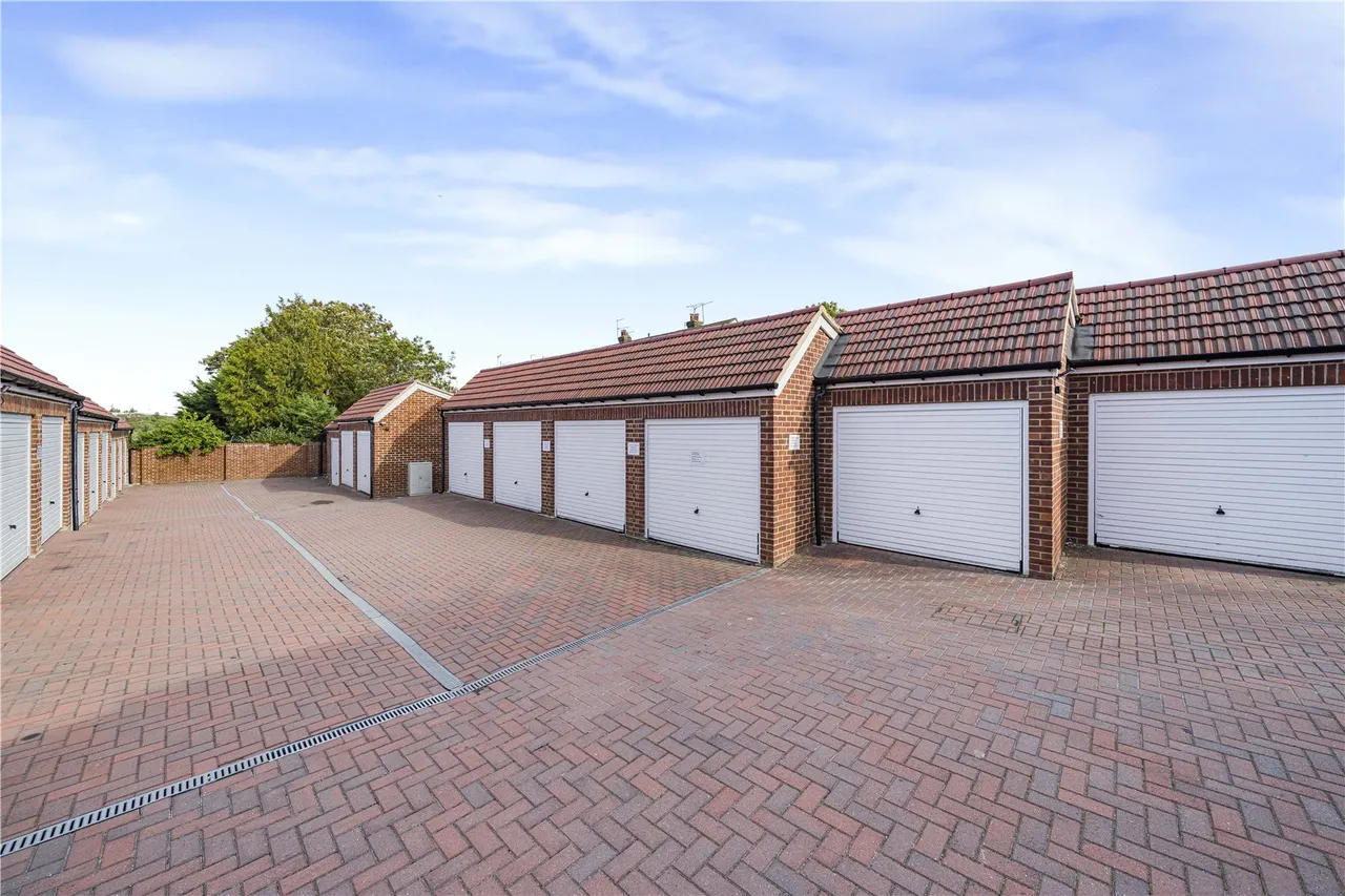 Oakfield Lane, Dartford, DA1, photo 14