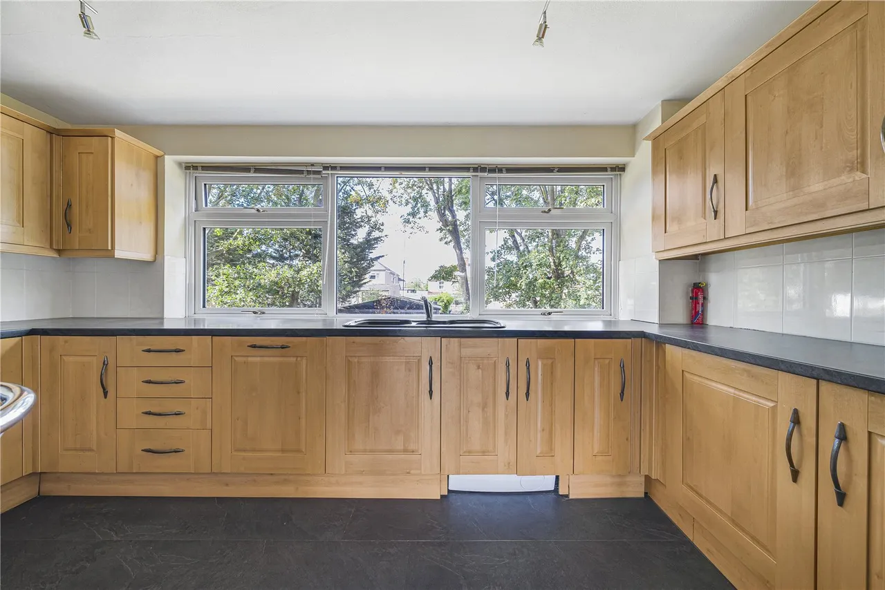 Oakfield Lane, Dartford, DA1, photo 6