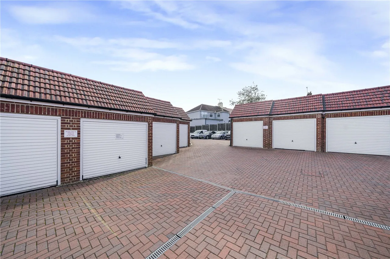 Oakfield Lane, Dartford, DA1, photo 13