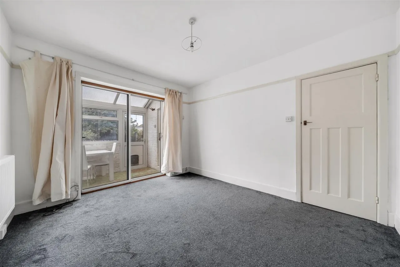 Ashmore Crescent, Poole, BH15, photo 7