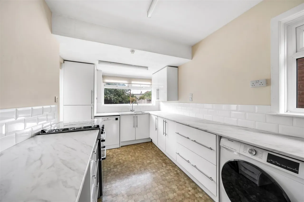 Ashmore Crescent, Poole, BH15, photo 6