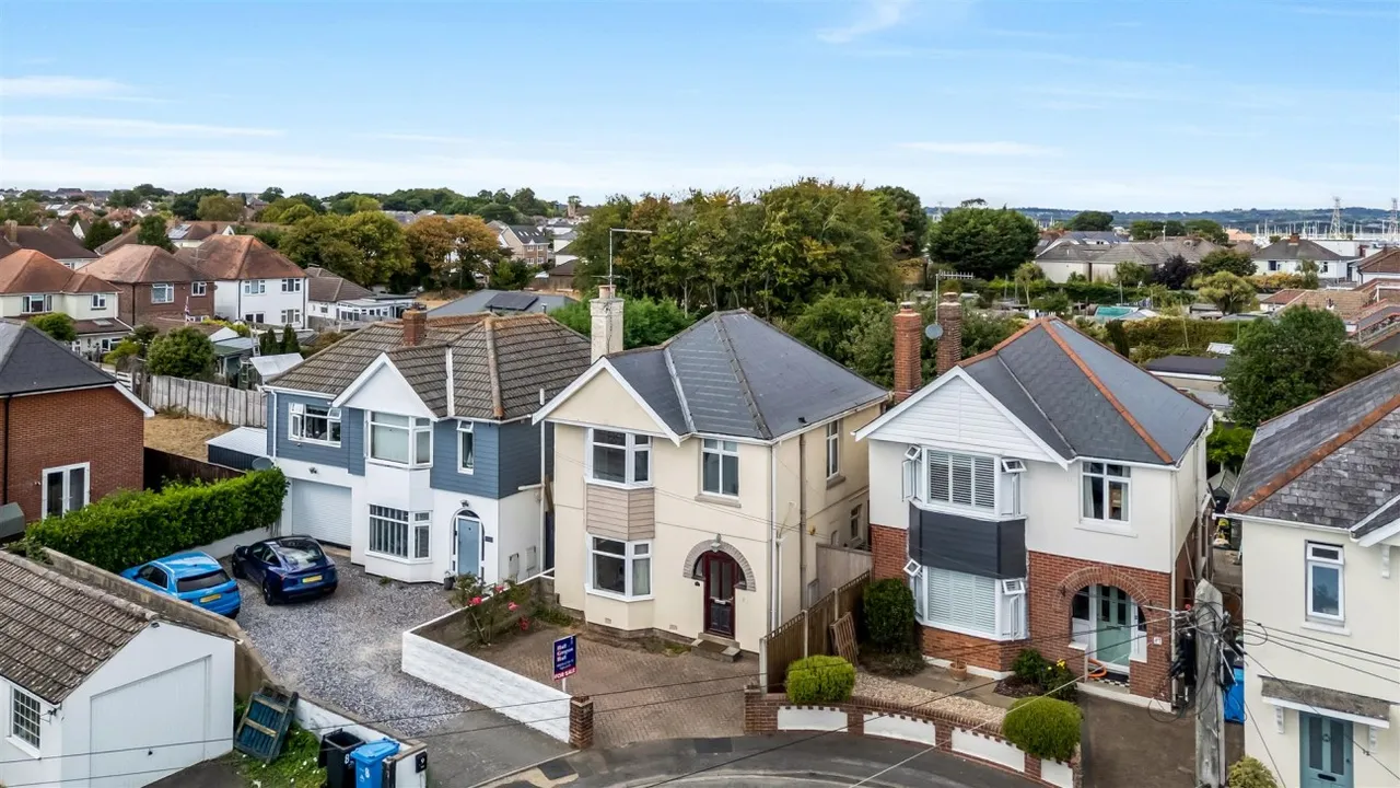 Ashmore Crescent, Poole, BH15, photo 10