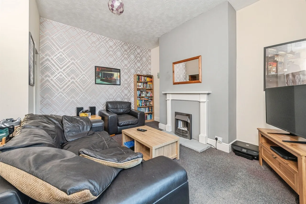 New Hey Road, Oakes, Huddersfield, photo 5