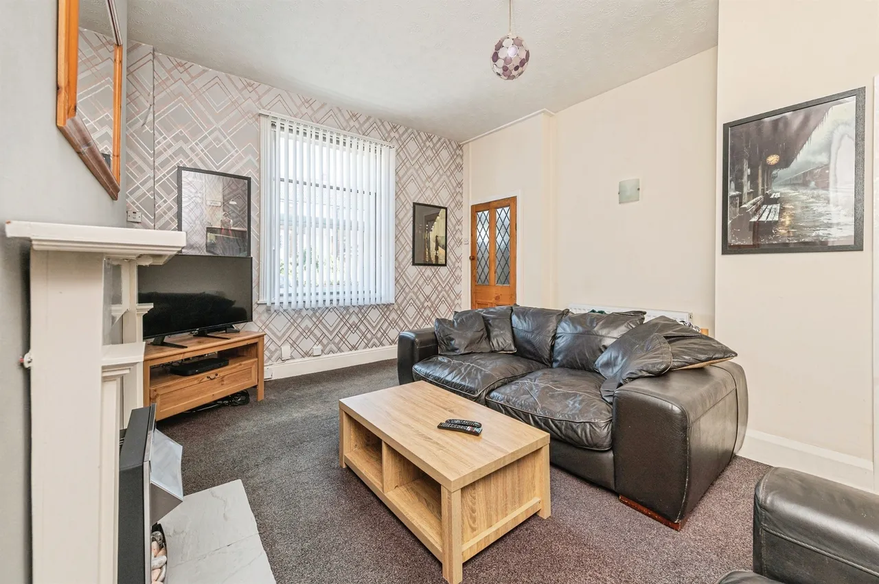 New Hey Road, Oakes, Huddersfield, photo 7