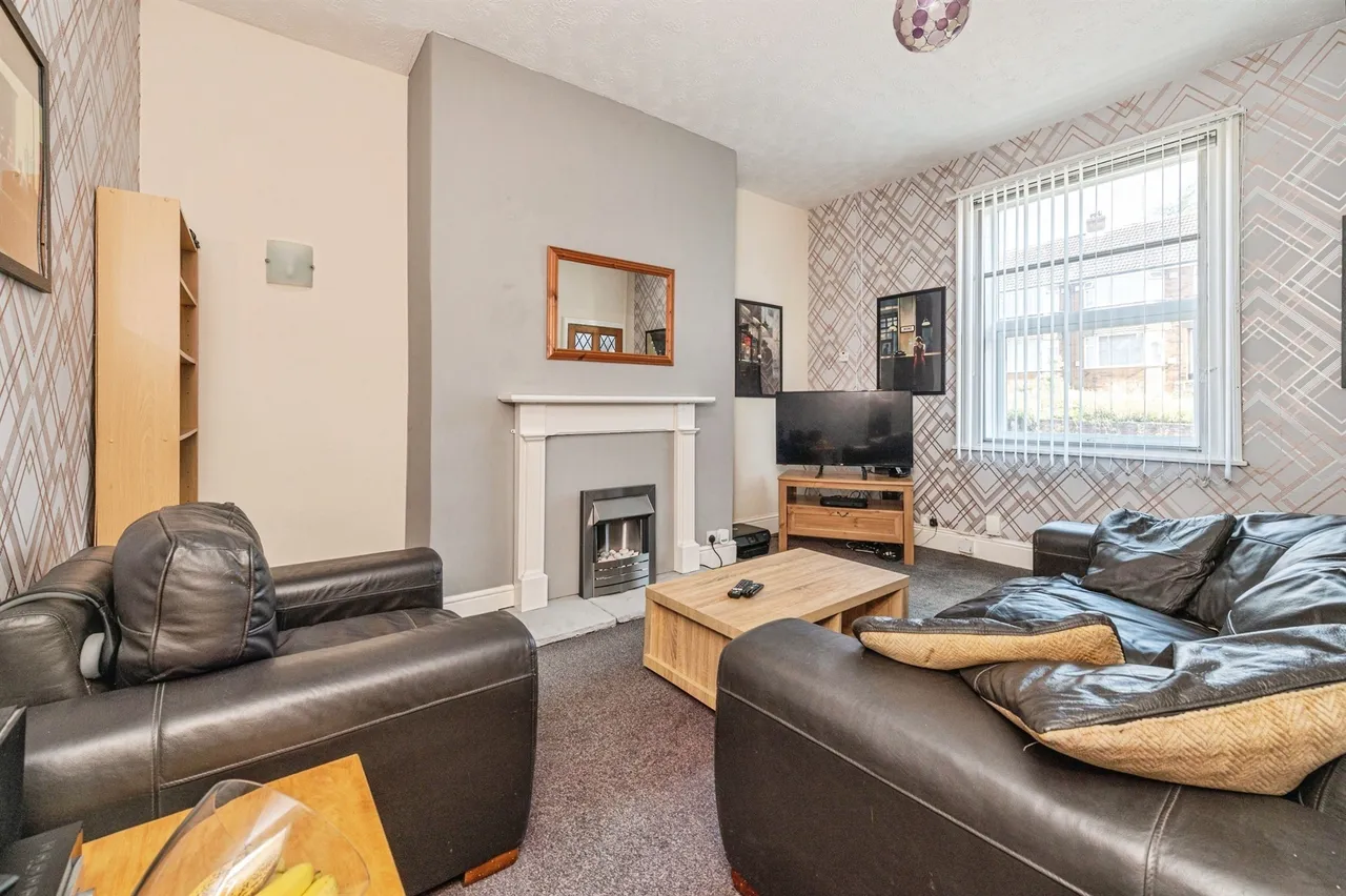 New Hey Road, Oakes, Huddersfield, photo 6