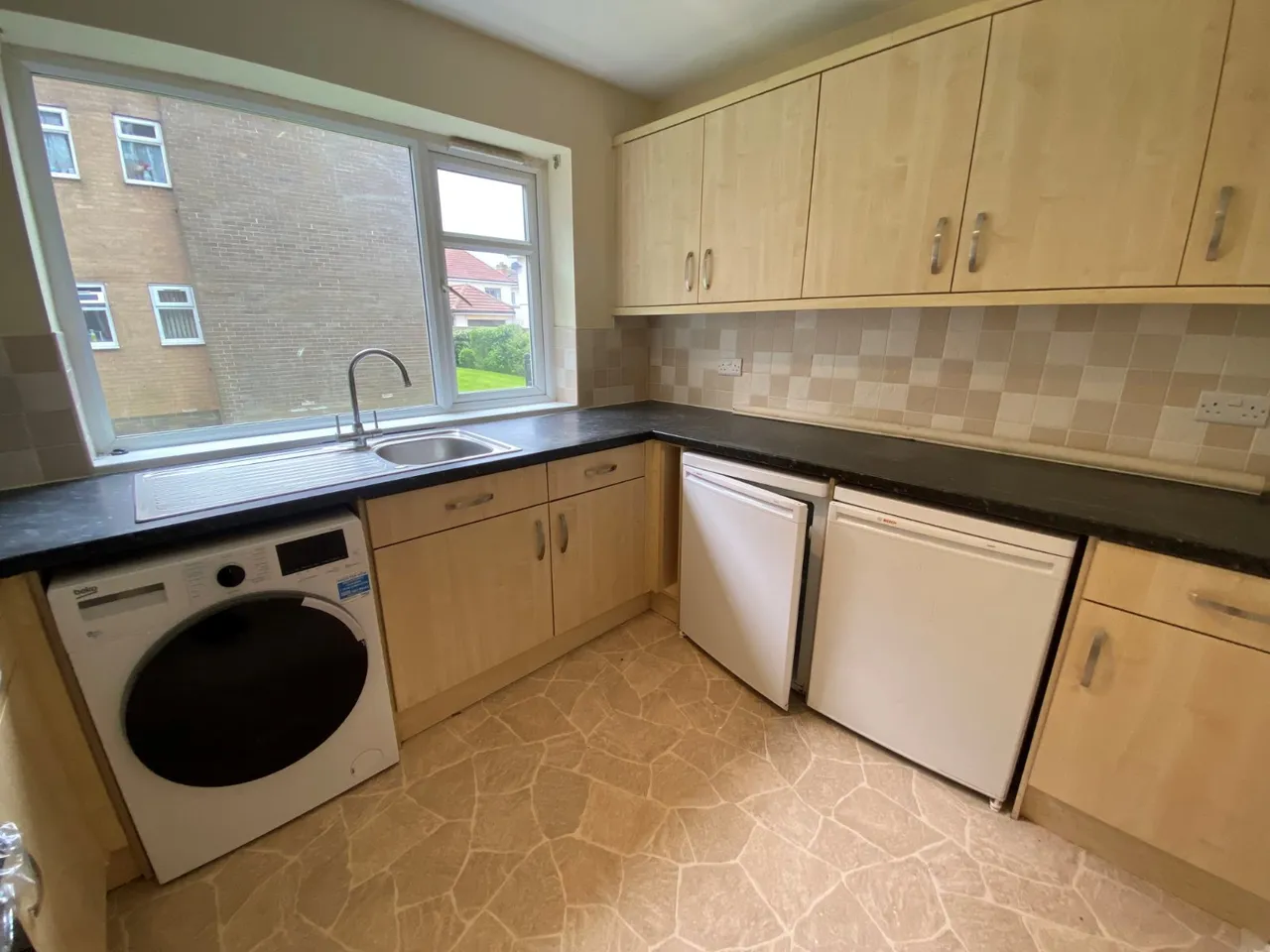 Windsor Court, Leeds, LS17, photo 3