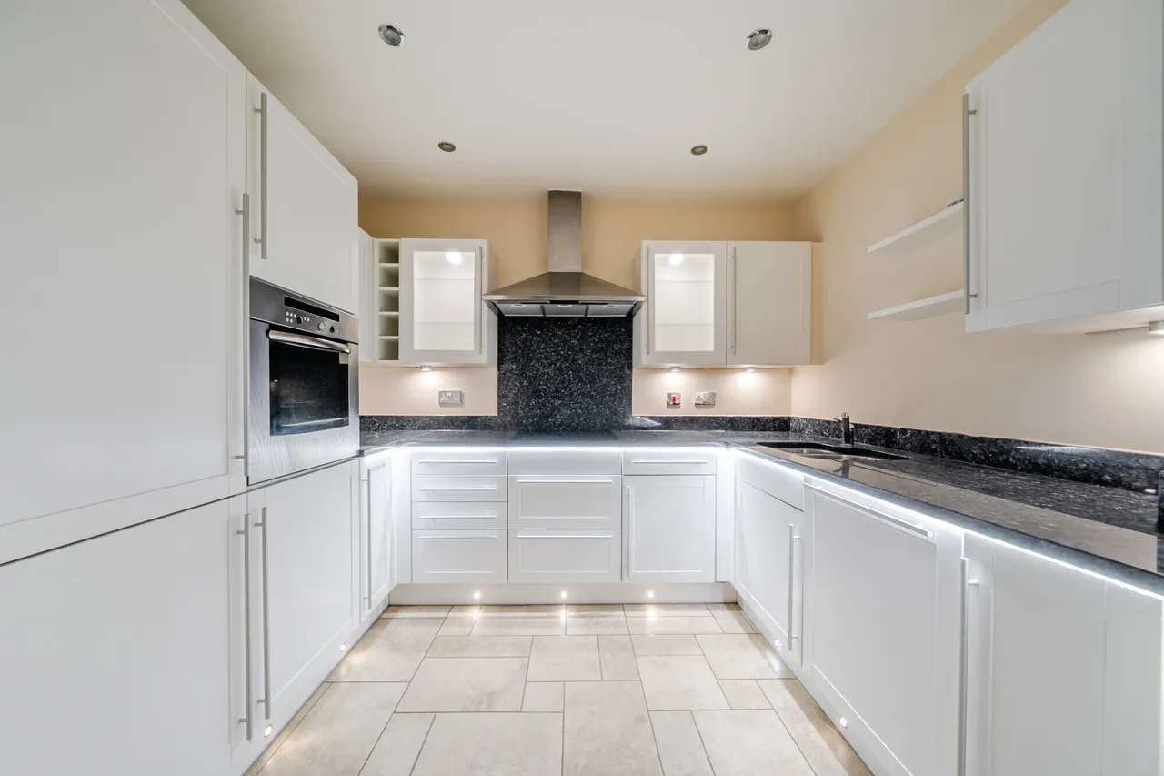 Wood Road, Hindhead, GU26, photo 6