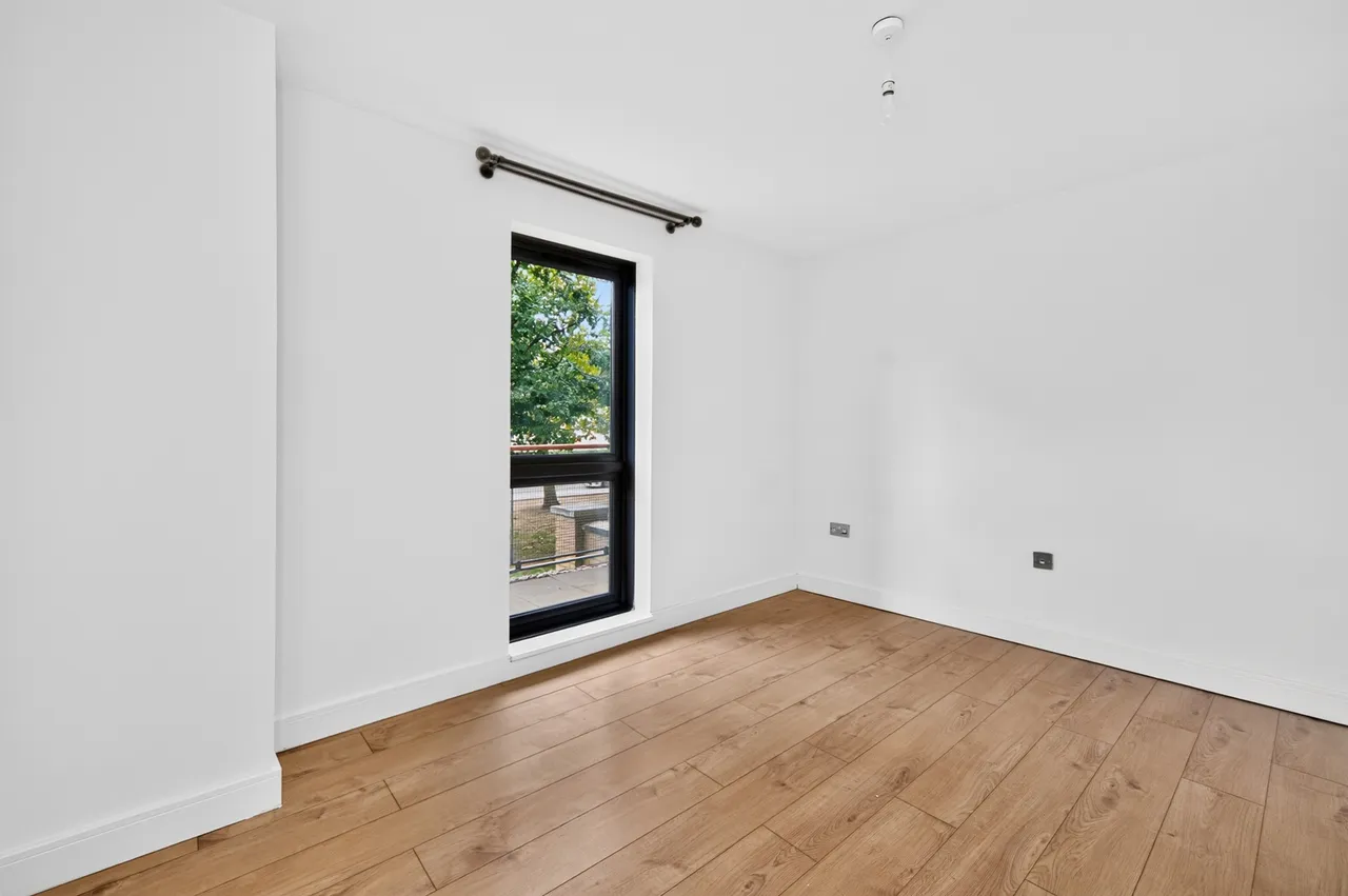 Woodmill Road, London, E5, photo 13