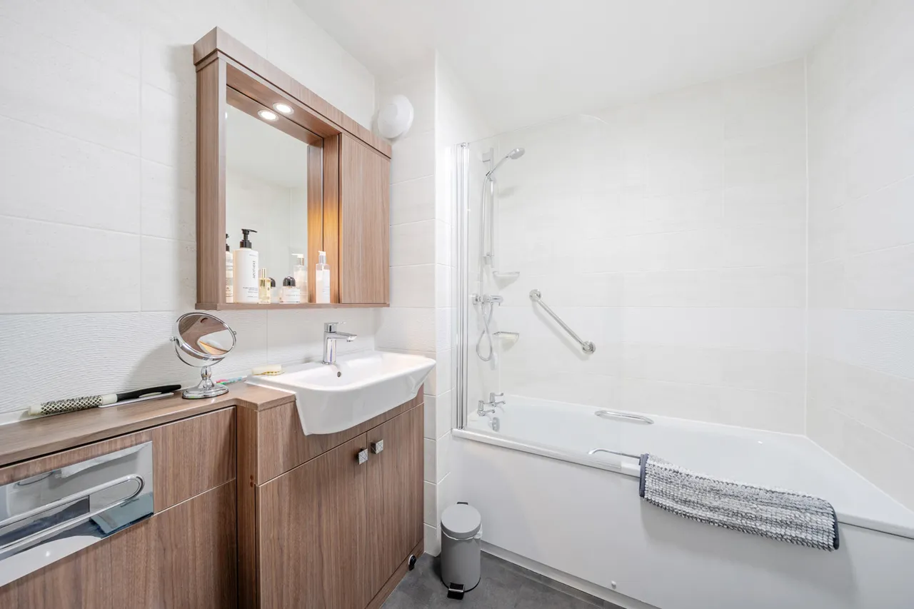 Marsh Road, Pinner, HA5, photo 14