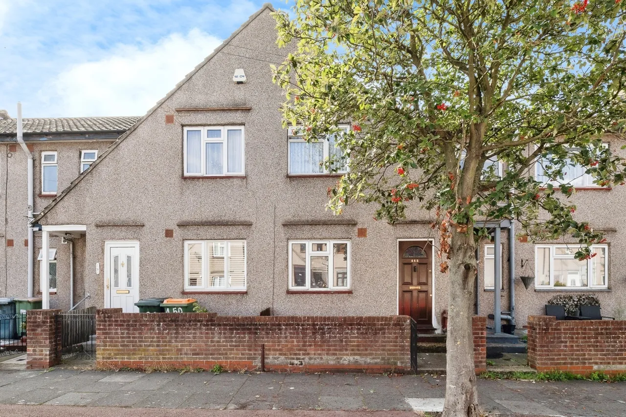 Lonsdale Avenue, East Ham, London, E6, photo 17