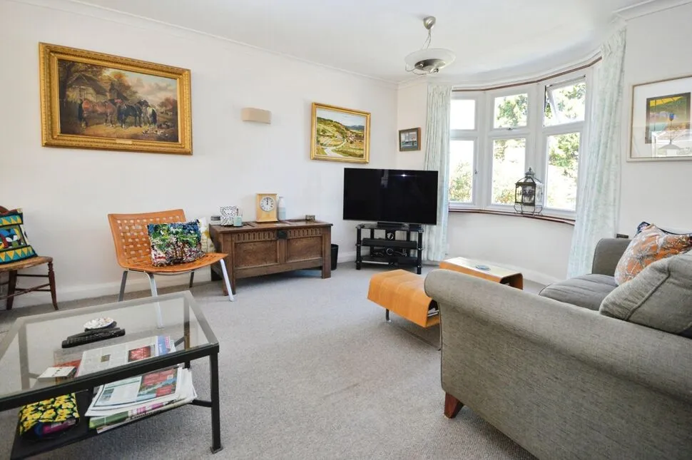 Lyndhurst Avenue, Whitton, Twickenham, TW2, photo 3