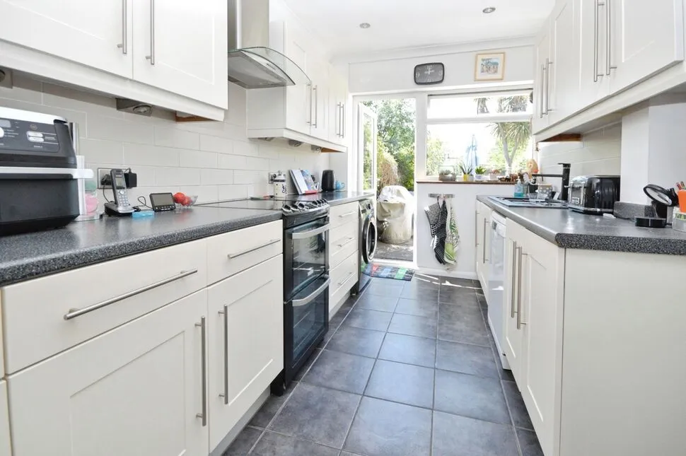 Lyndhurst Avenue, Whitton, Twickenham, TW2, photo 4
