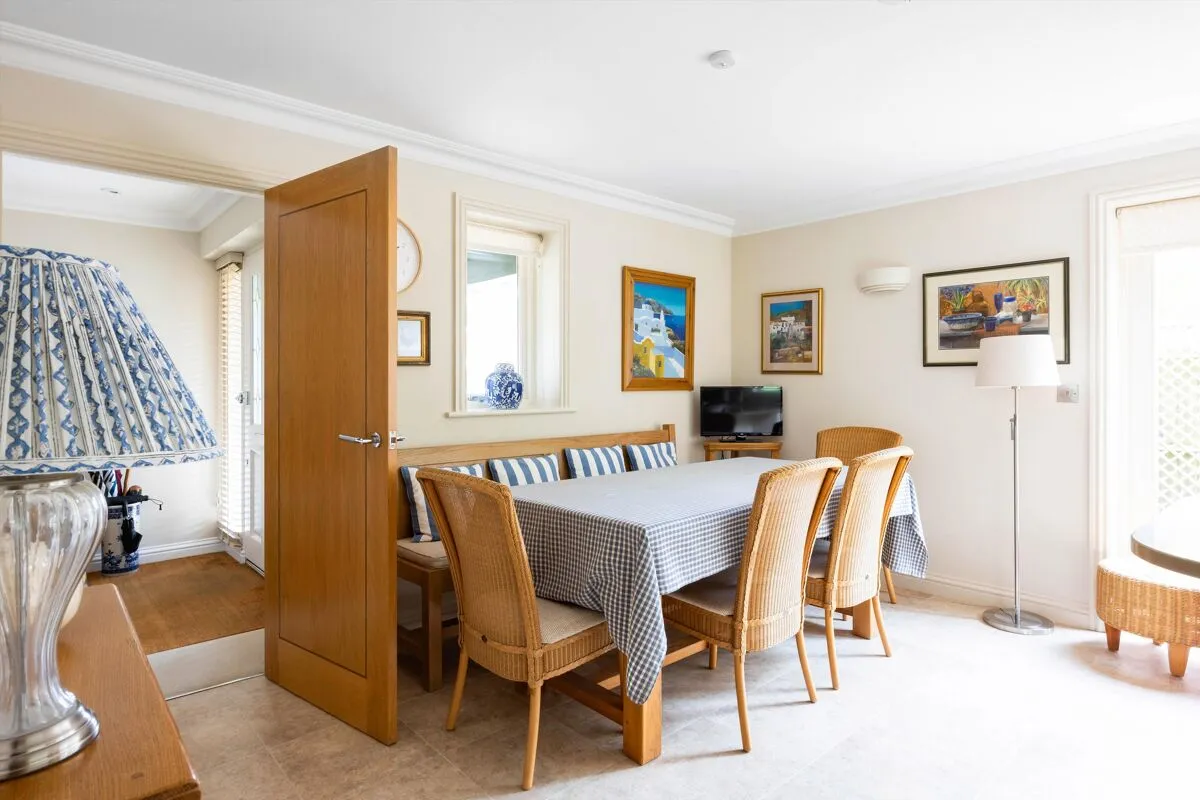 Charlton Gardens, Cheltenham, GL53, photo 9