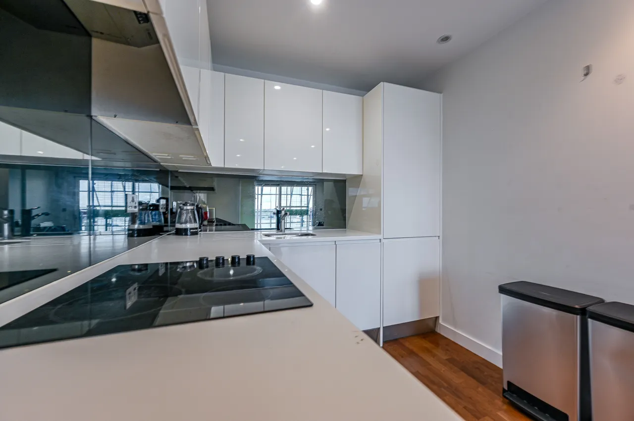 47 Knights Tower, 14 Wharf Street, London, photo 5