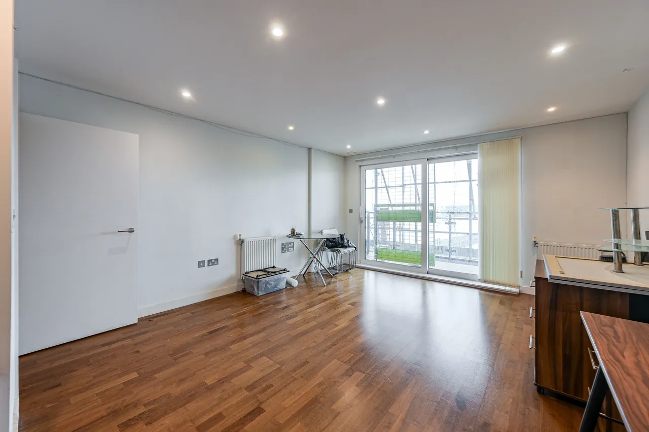 47 Knights Tower, 14 Wharf Street, London, photo 3