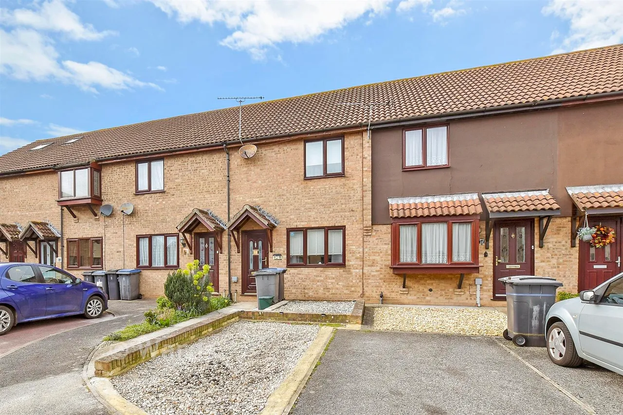 2 bed house for sale, Church Meadows, Deal, CT14