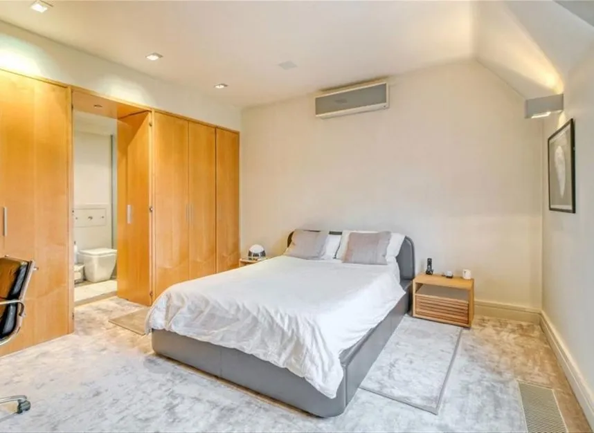 The Bishops Avenue, East Finchley, N2, photo 11
