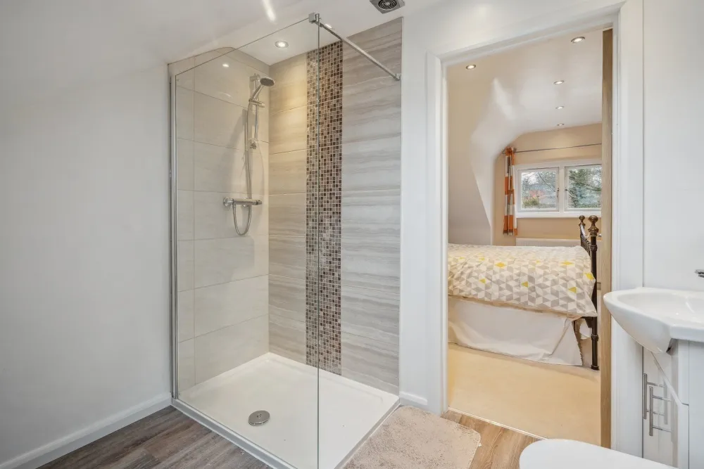 Daws Hill Lane, High Wycombe, HP11, photo 6