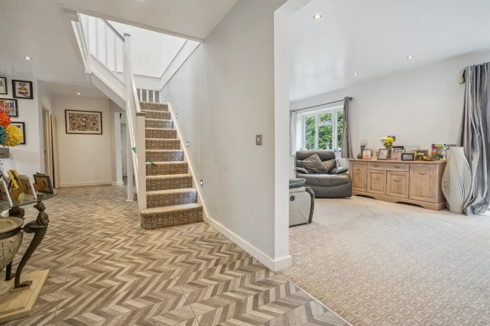 Daws Hill Lane, High Wycombe, HP11, photo 4