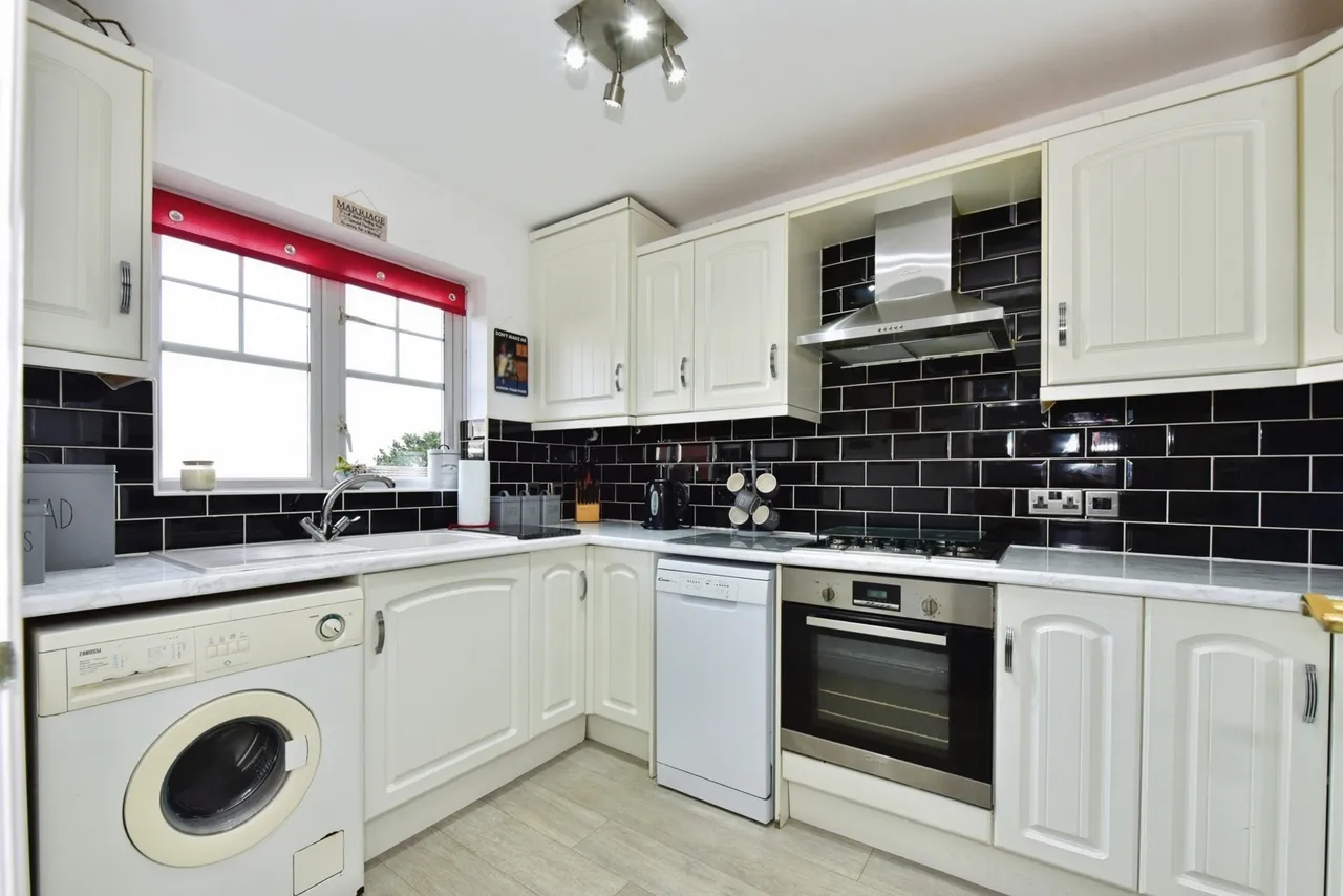 Rose Hill Avenue, Mosborough, Sheffield, S20, photo 2