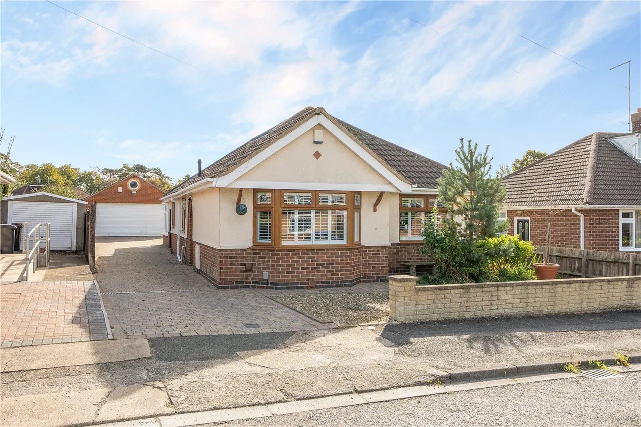 2 bed property for sale, Spinney Way, Northampton, NN3