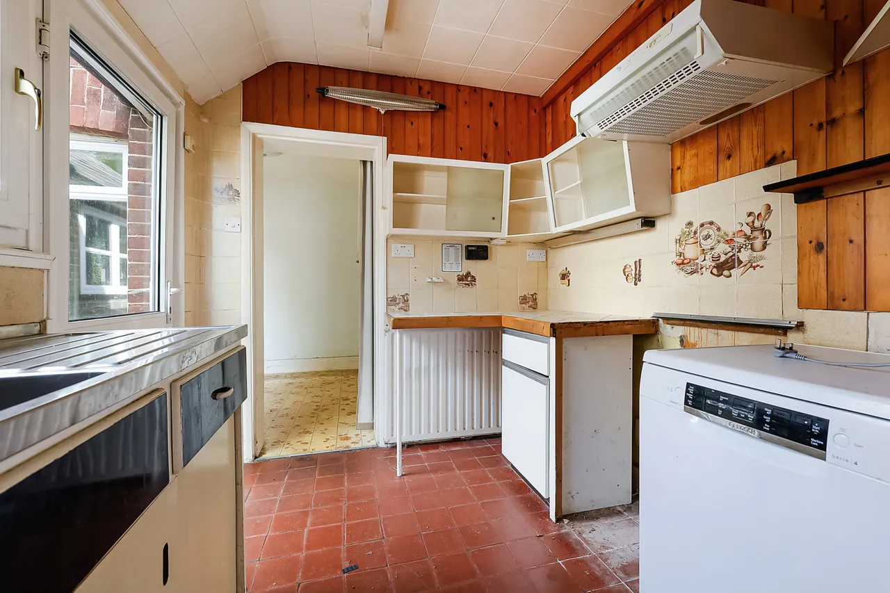 Swan Lane, Charlwood, RH6, photo 5
