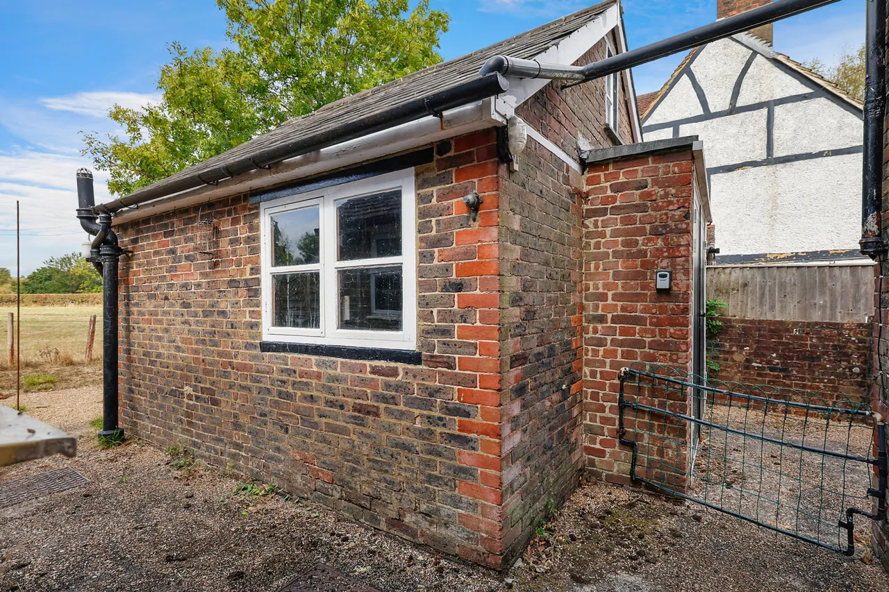 Swan Lane, Charlwood, RH6, photo 11