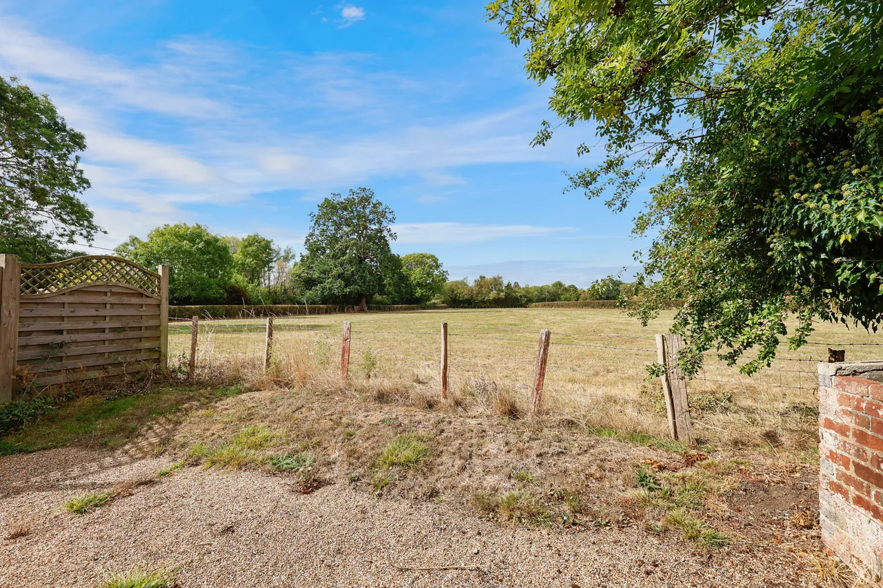 Swan Lane, Charlwood, RH6, photo 2