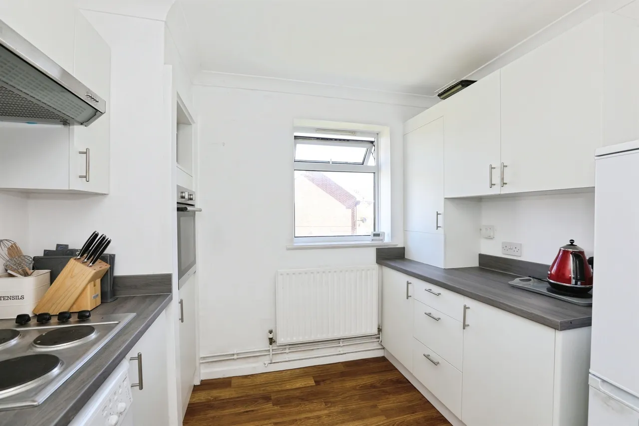 South Holmes Road, Horsham, RH13, photo 6