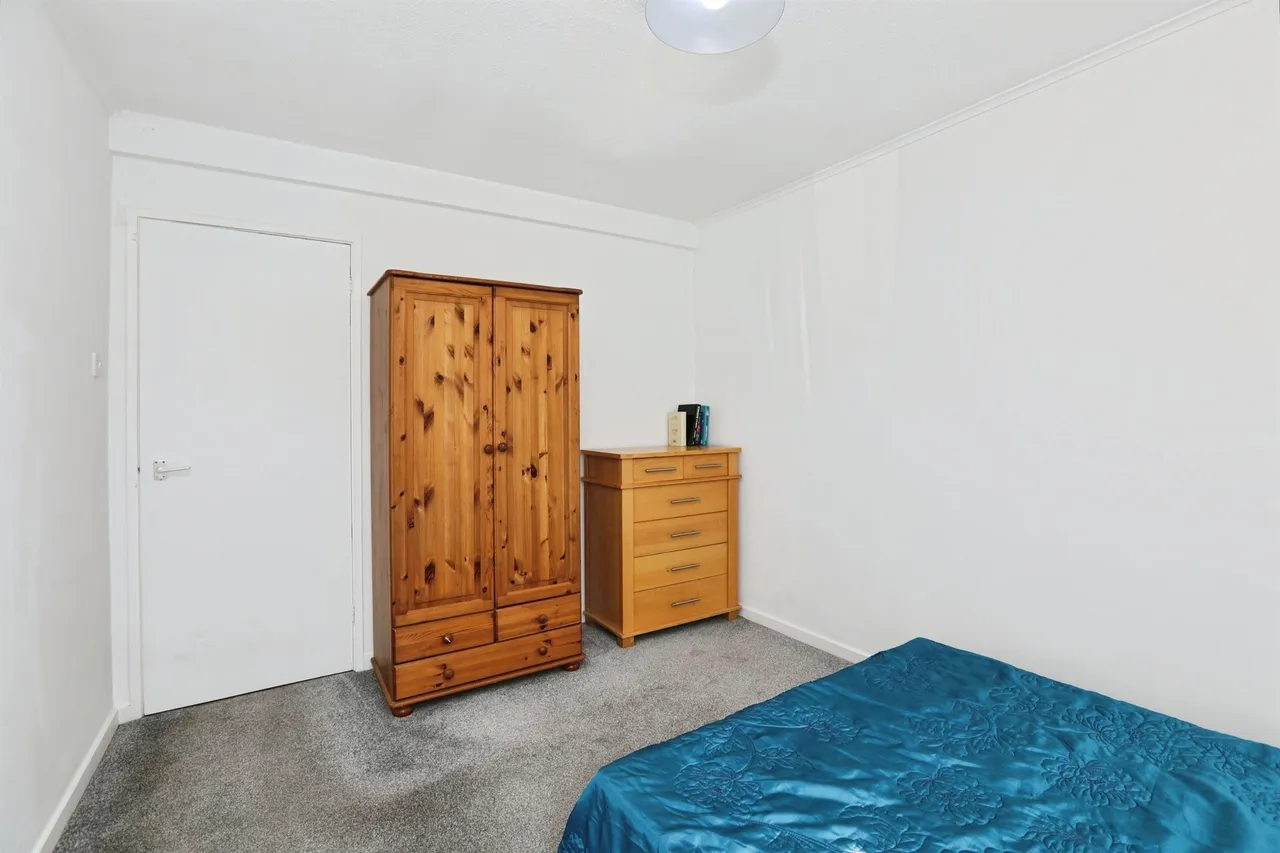 South Holmes Road, Horsham, RH13, photo 8