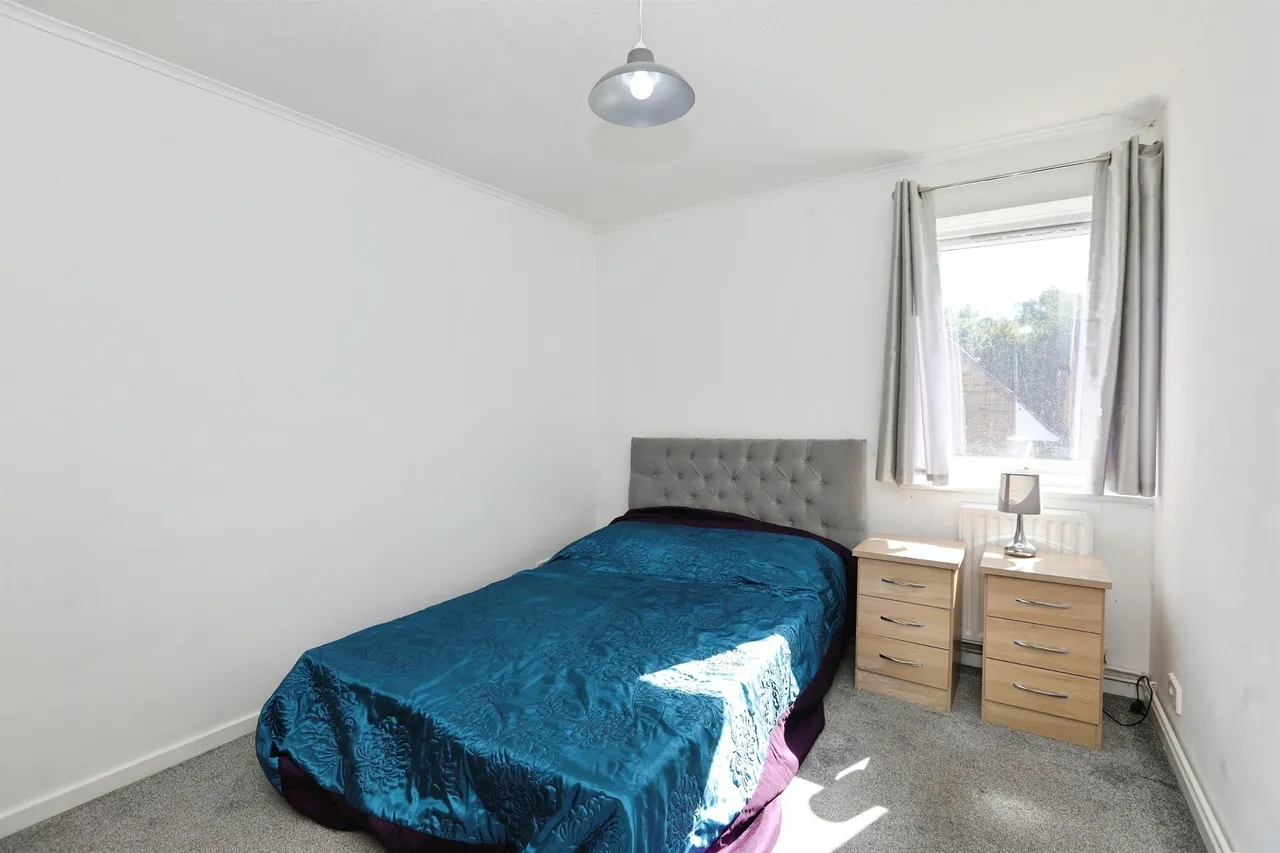 South Holmes Road, Horsham, RH13, photo 7