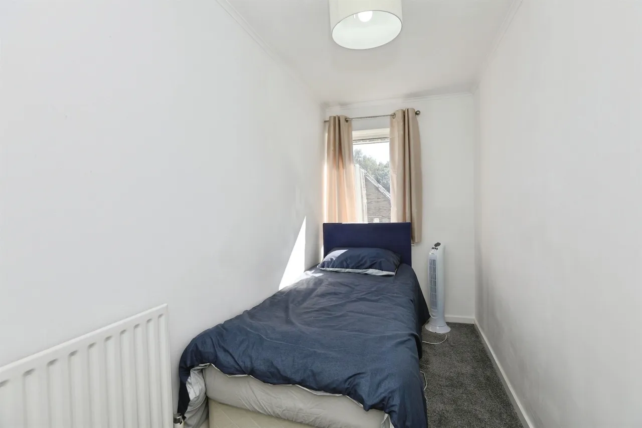 South Holmes Road, Horsham, RH13, photo 9
