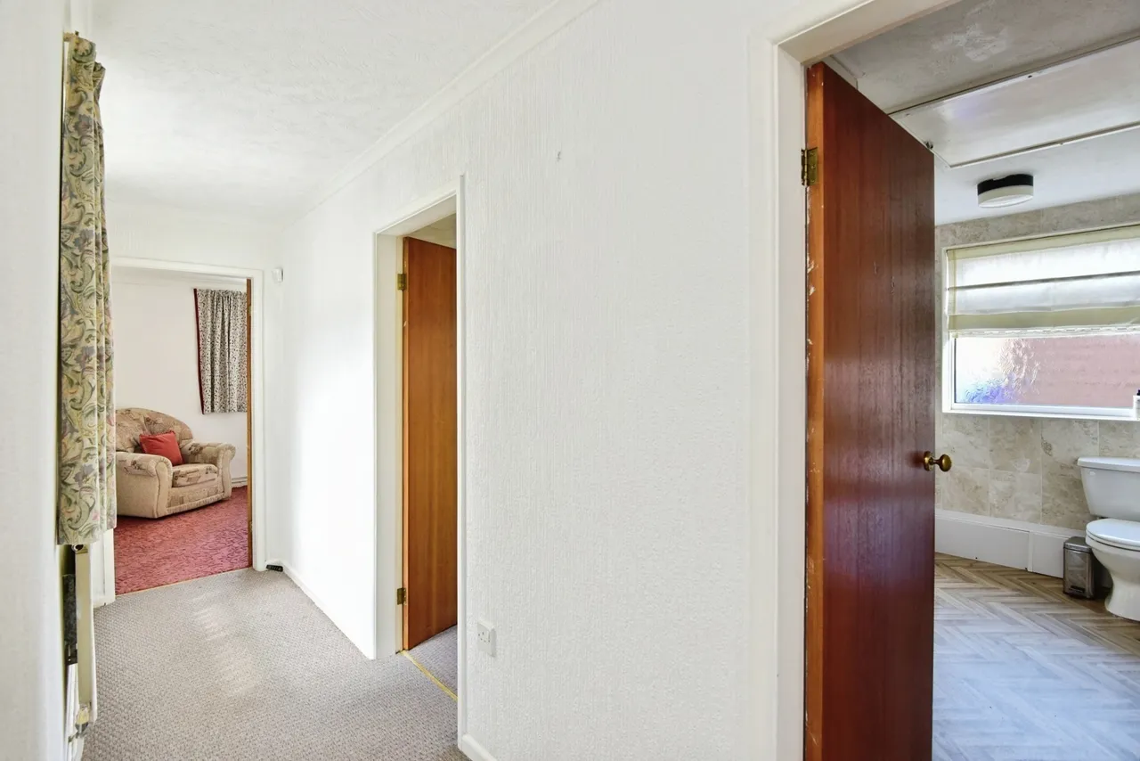 Midhurst Close, Packmoor, Stoke-on-Trent, Staffordshire, ST7, photo 5