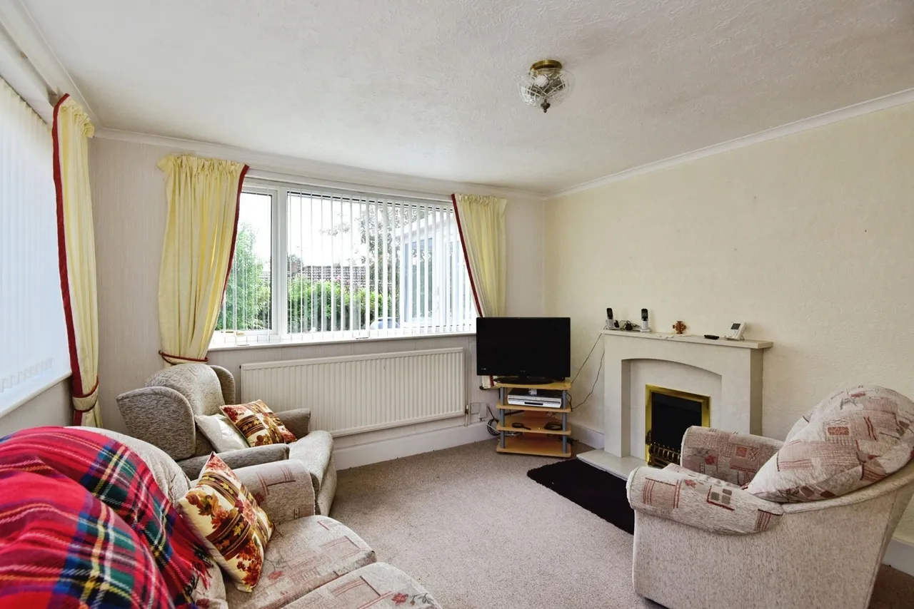 Midhurst Close, Packmoor, Stoke-on-Trent, Staffordshire, ST7, photo 17