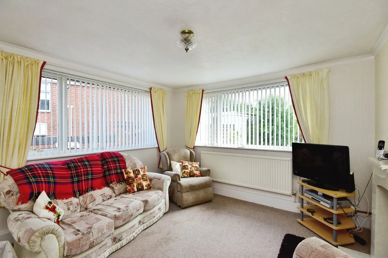 Midhurst Close, Packmoor, Stoke-on-Trent, Staffordshire, ST7, photo 7